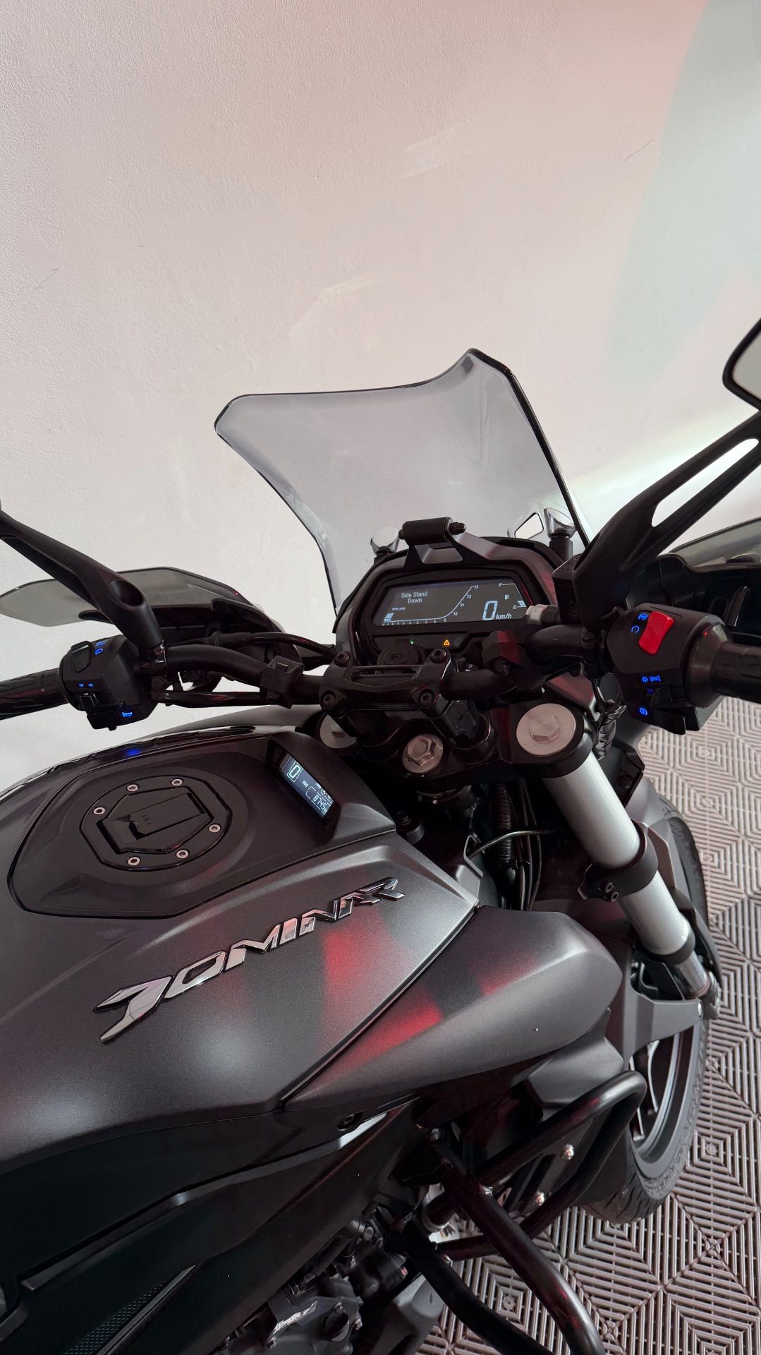 Bajaj Dominar 400 2023 - miniatura 10