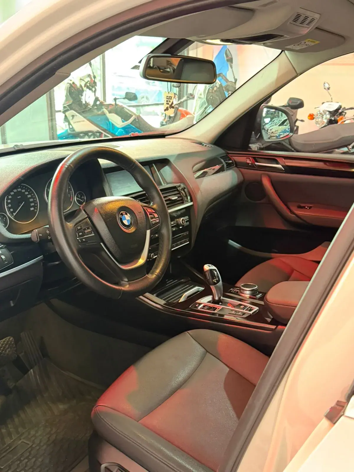 BMW X3 28i 2016 - miniatura 5