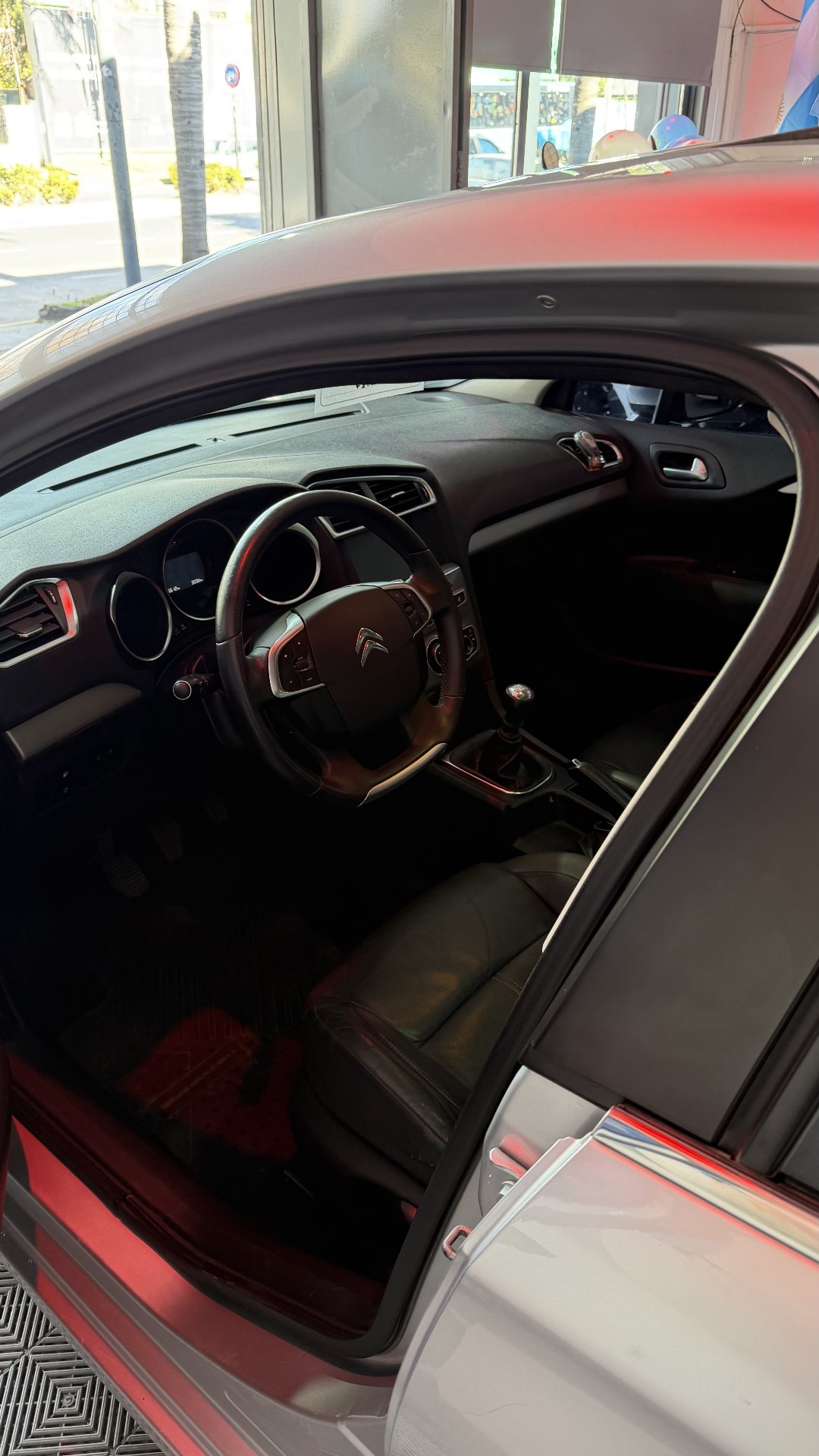 Citroën C4 Lounge HDI 2017 - miniatura 3