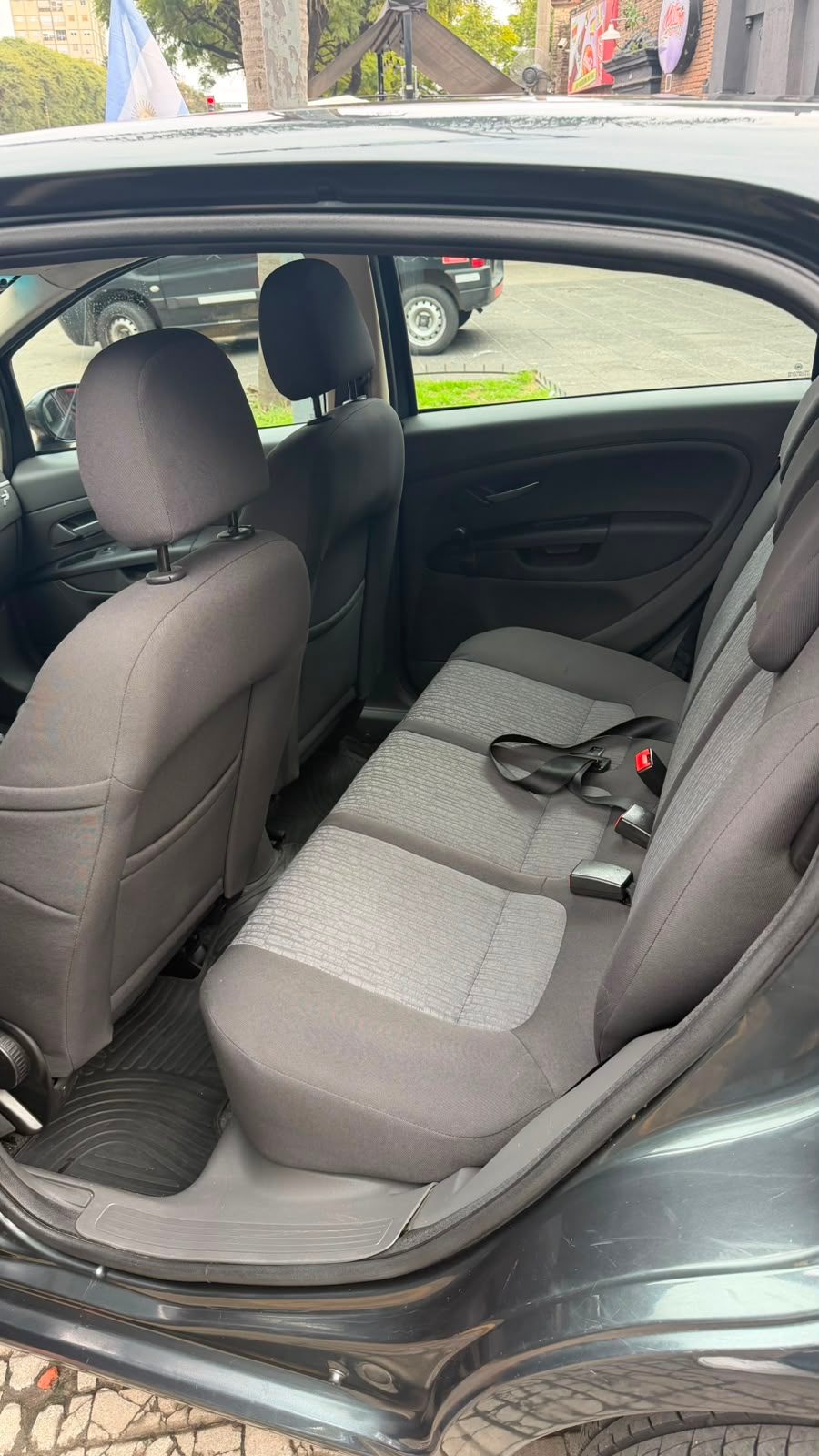 Fiat Punto ELX 1.3 2011 - miniatura 6