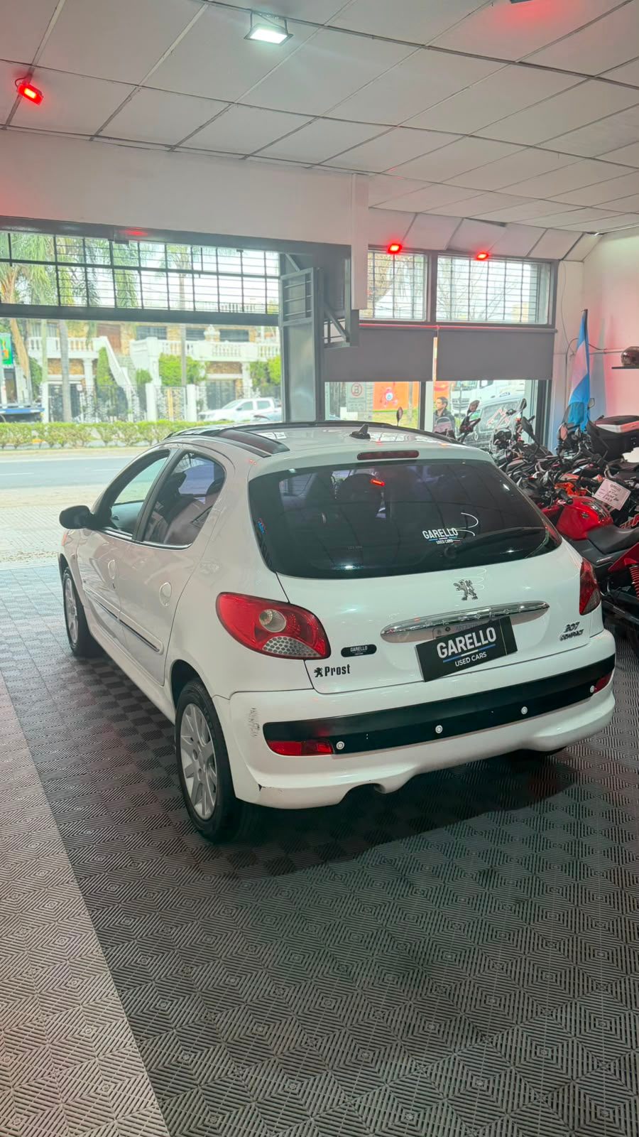 Peugeot 207 XT Premium 1.4 HDi 2012 - miniatura 3