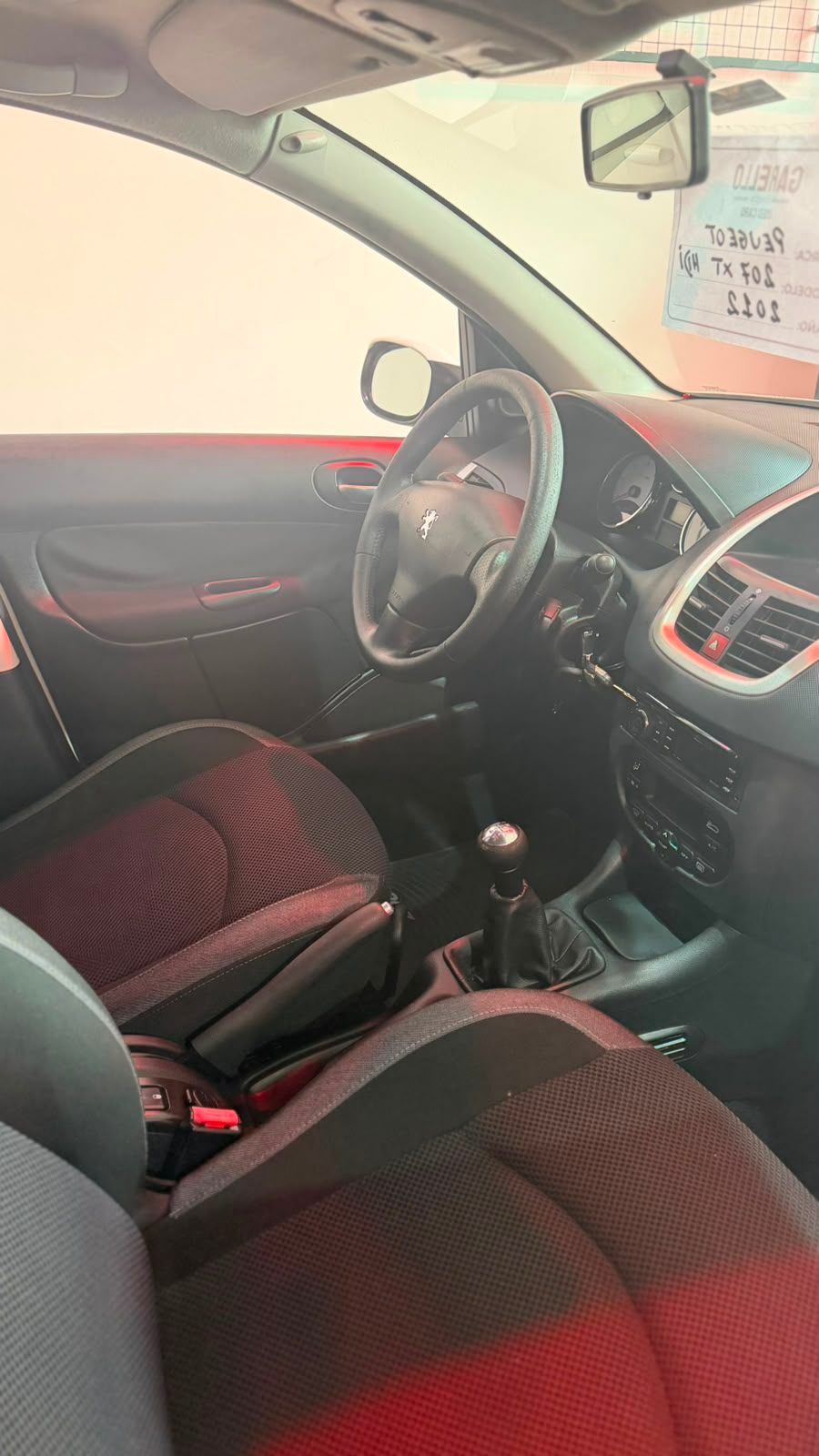 Peugeot 207 XT Premium 1.4 HDi 2012 - miniatura 7