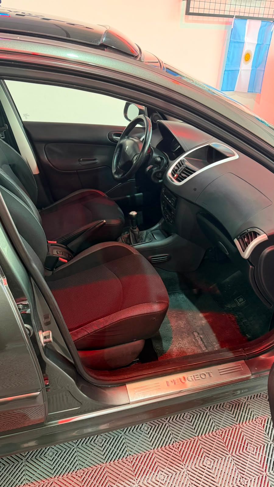 Peugeot 207 Xt premium 1.6 2009 - miniatura 8