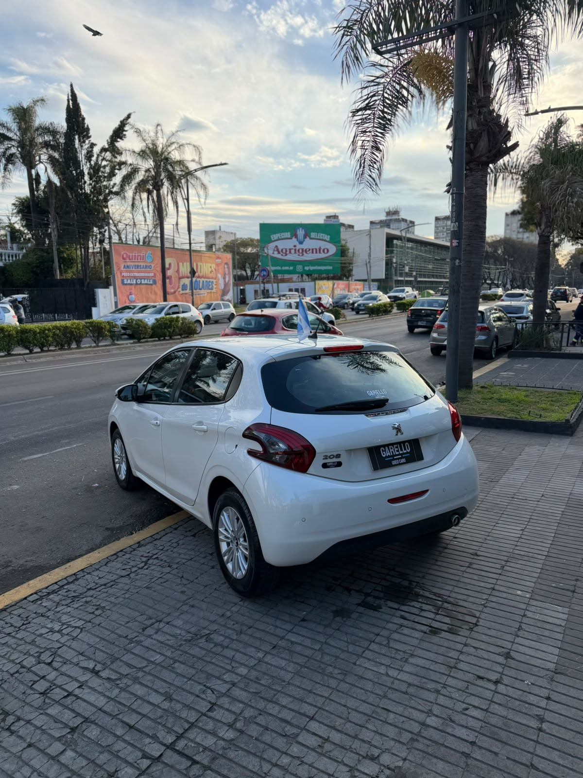 Peugeot 208 Allure 1.6 2018 - miniatura 4