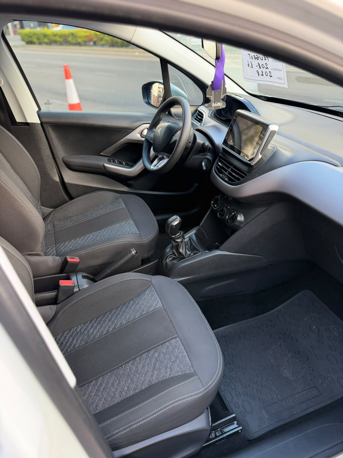 Peugeot 208 Allure 1.6 2018 - miniatura 7