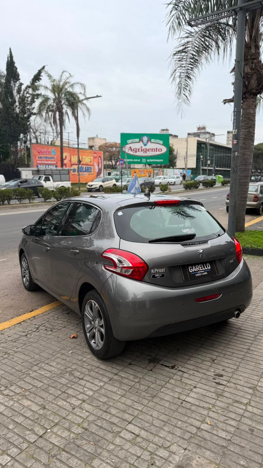 Peugeot 208 Feline pack cuir 2016 - miniatura 5