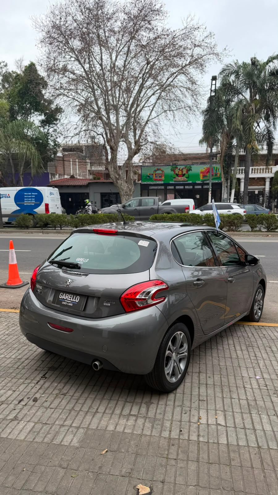 Peugeot 208 Feline pack cuir 2016 - miniatura 6