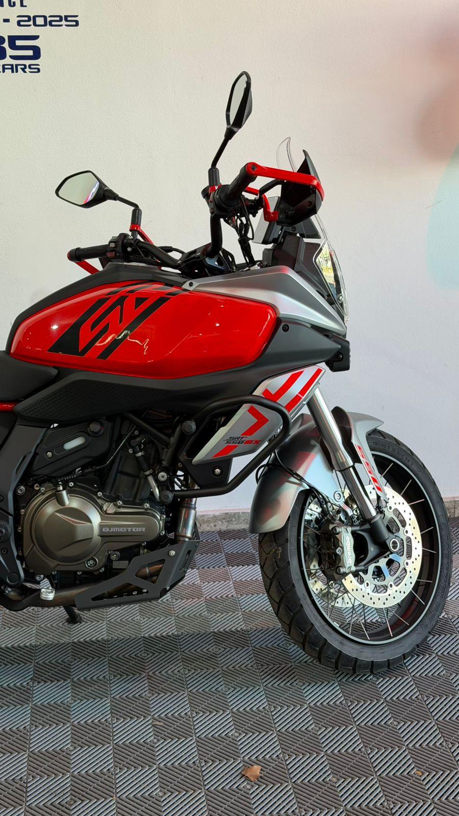 QJMotor SRT 550 SX 2026 - miniatura 2