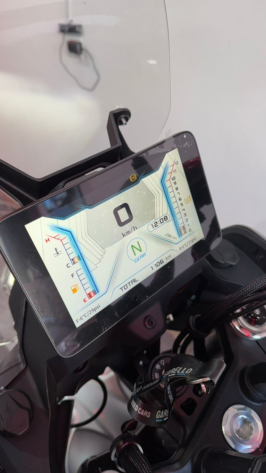 QJMotor SRT 550 SX 2026 - miniatura 5