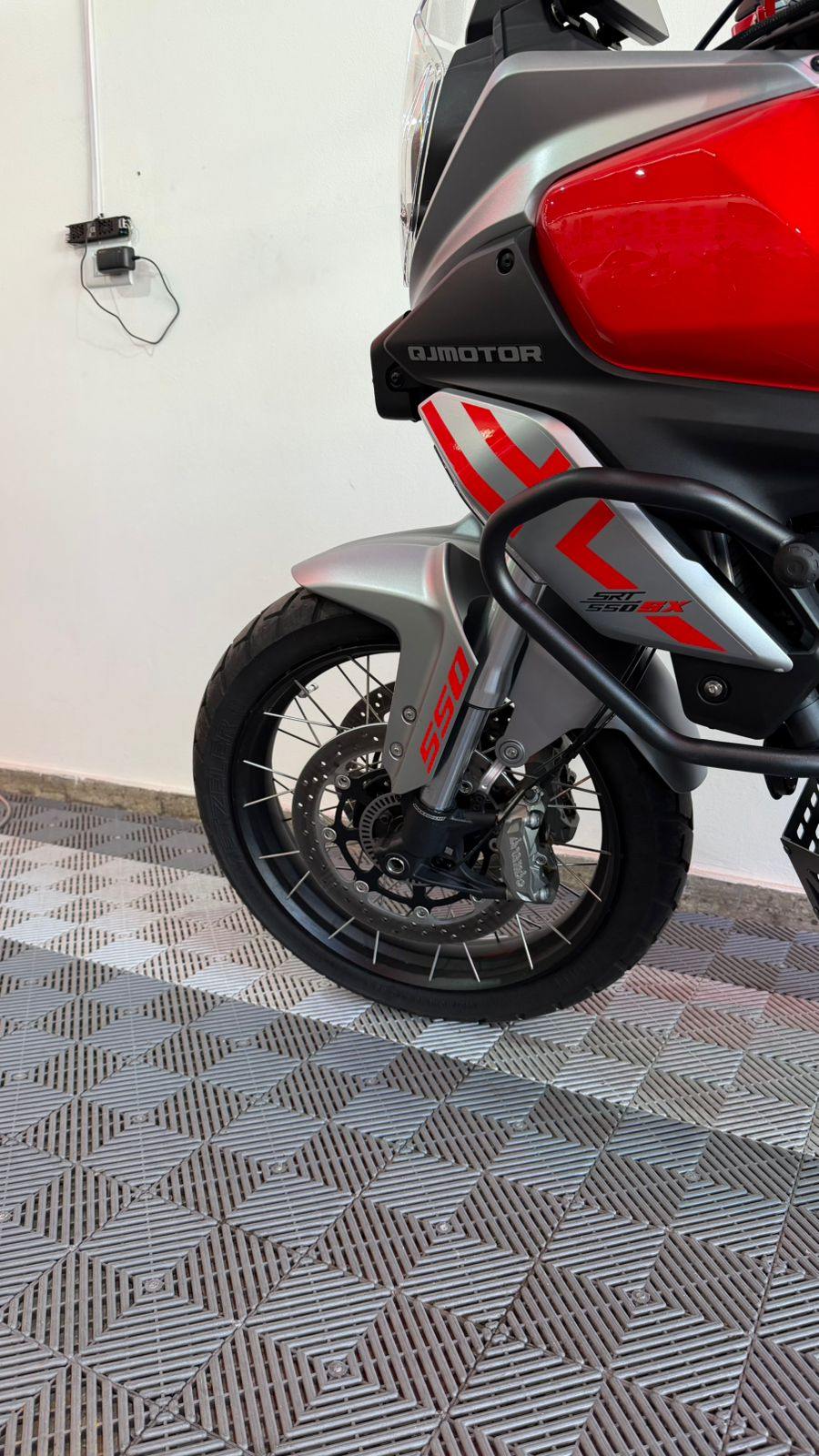 QJMotor SRT 550 SX 2026 - miniatura 8