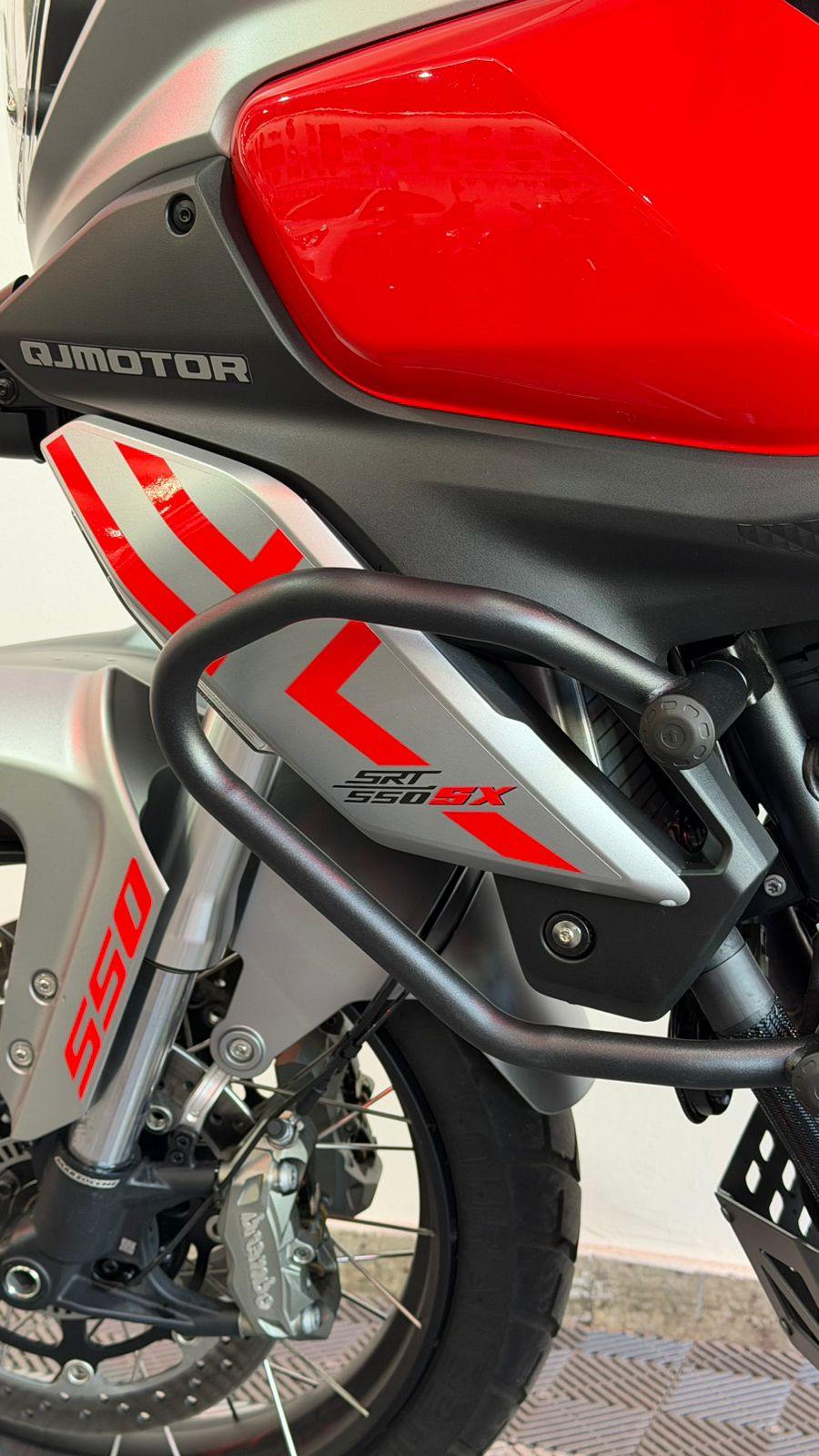 QJMotor SRT 550 SX 2026 - miniatura 9