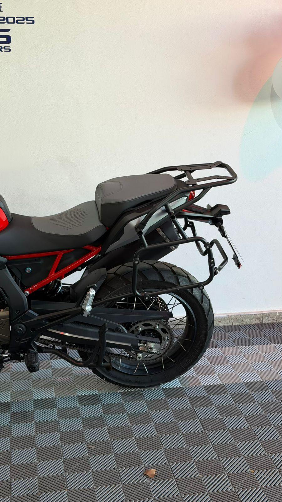 QJMotor SRT 550 SX 2026 - miniatura 10