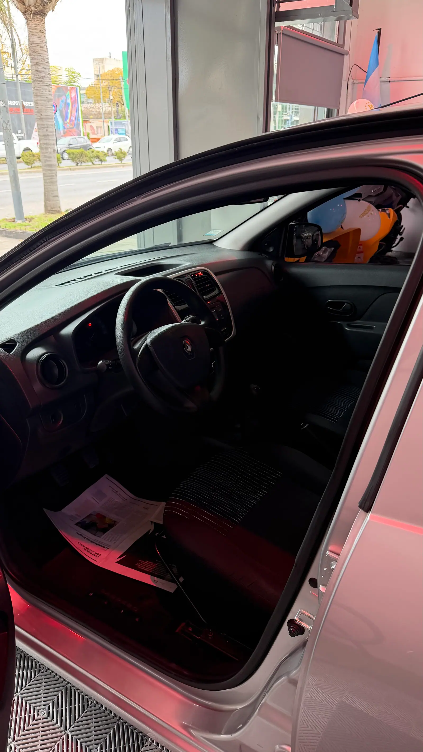 Renault Sandero 1.6 2017 - miniatura 4
