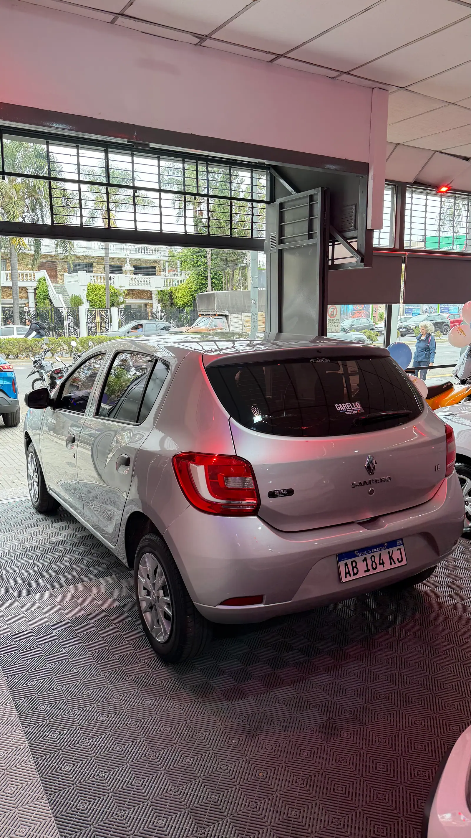 Renault Sandero 1.6 2017 - miniatura 7