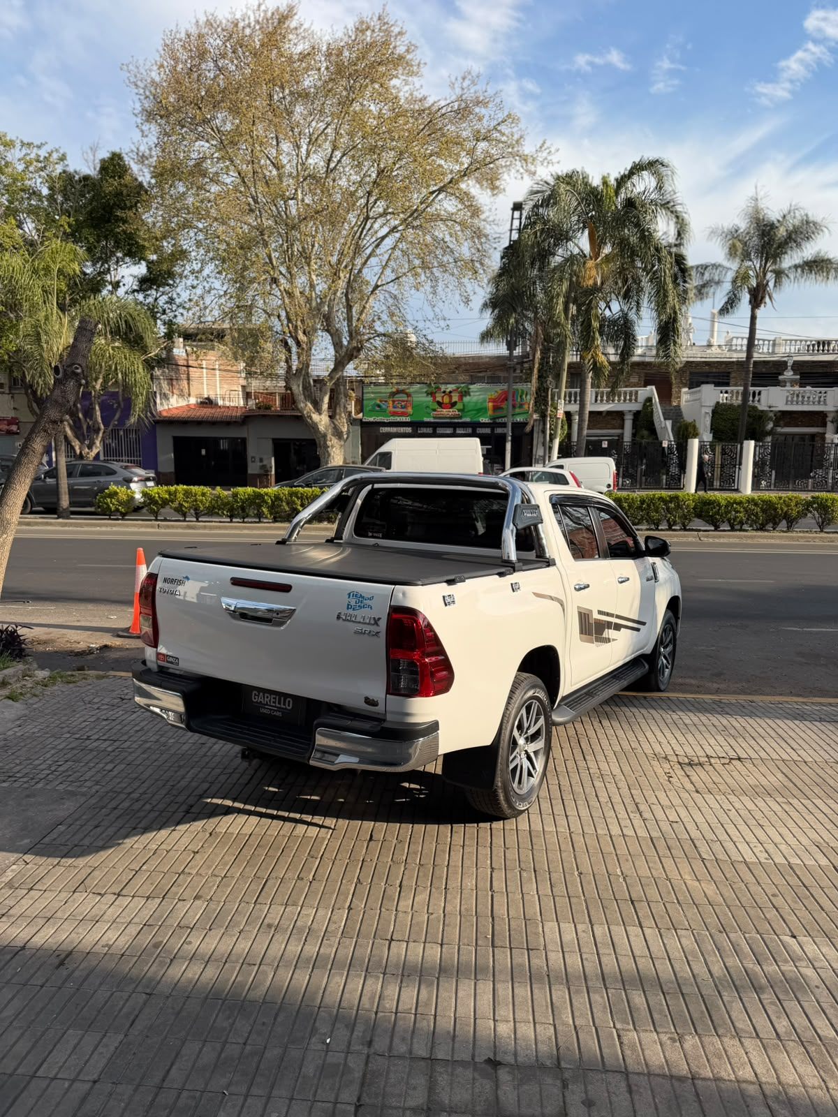 Toyota Hilux SRX 2.8 2018 - miniatura 3