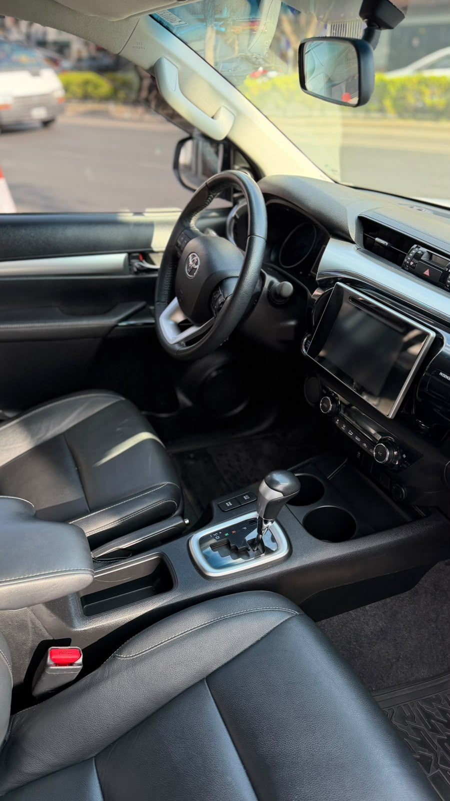 Toyota Hilux SRX 2.8 2018 - miniatura 7