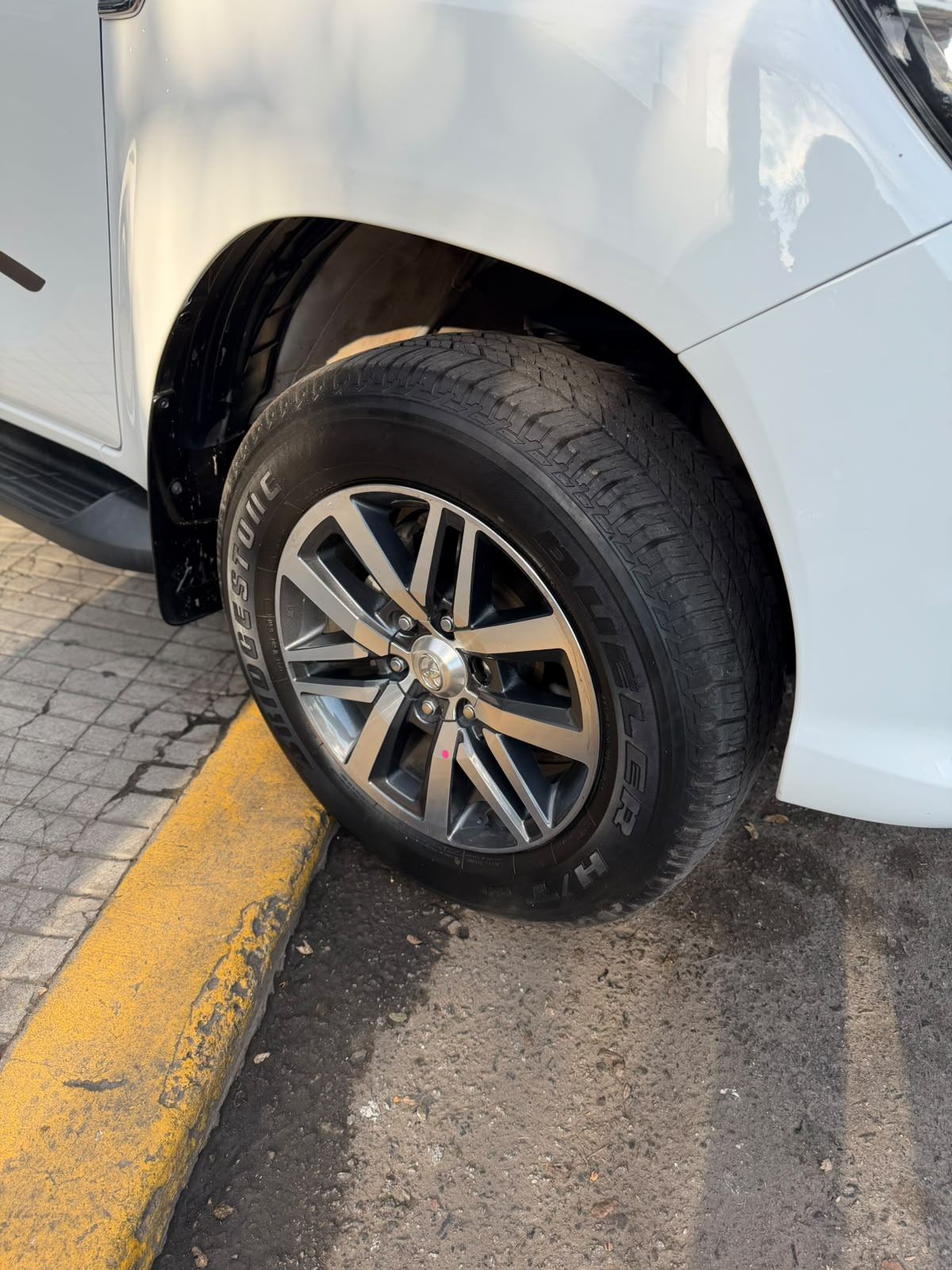 Toyota Hilux SRX 2.8 2018 - miniatura 8