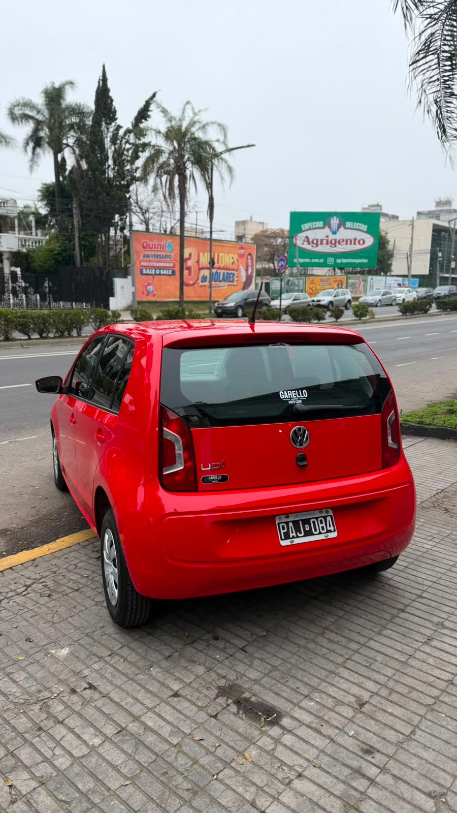Volkswagen Up! 1.0 2015 - miniatura 3