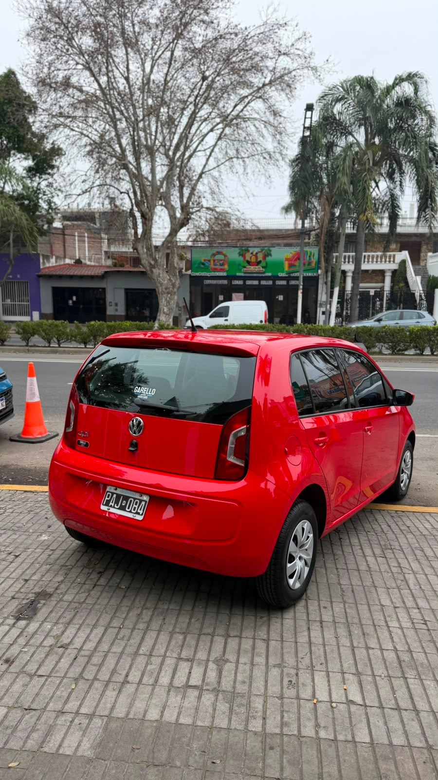 Volkswagen Up! 1.0 2015 - miniatura 4