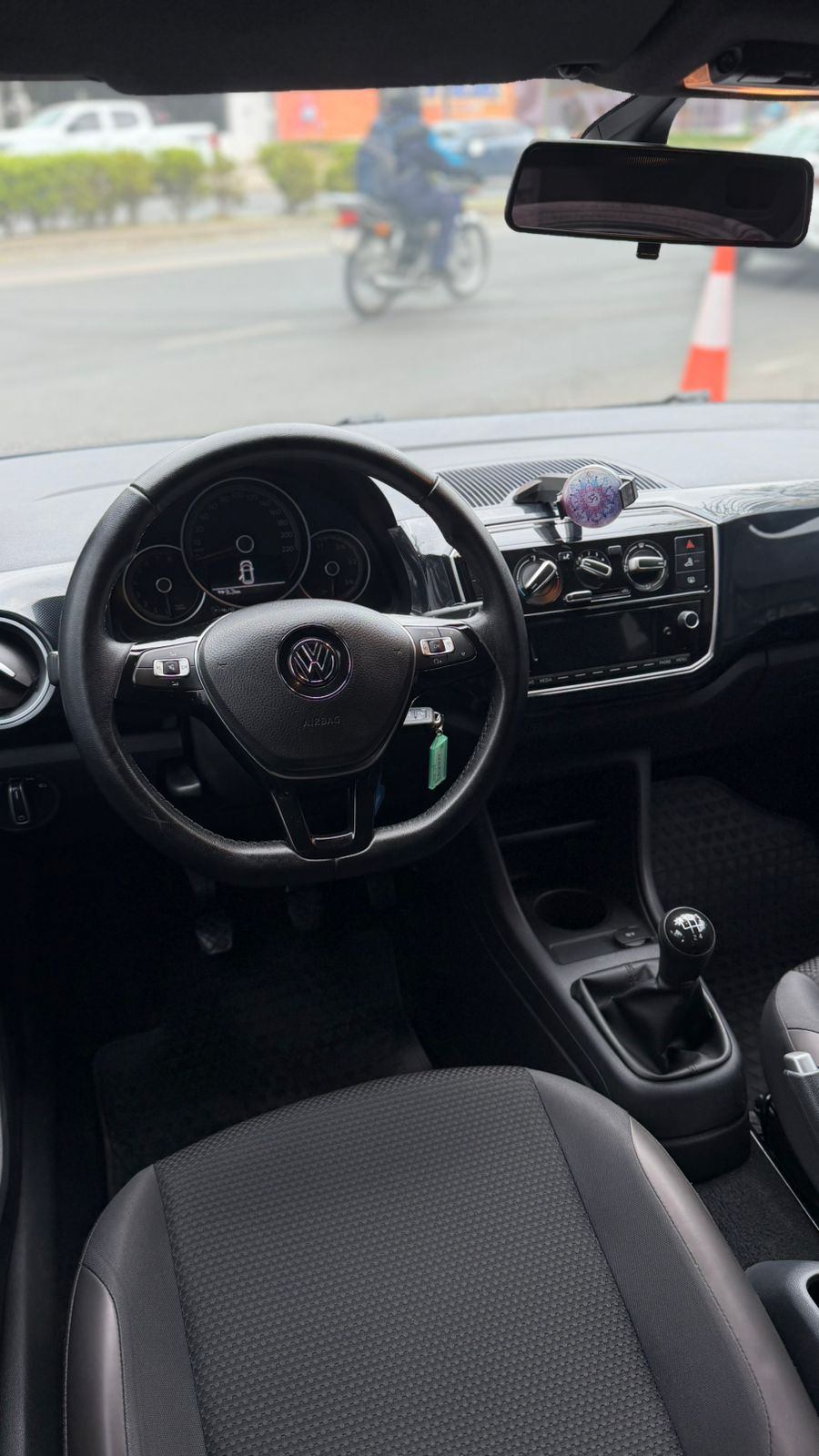 Volkswagen Up! Pepper 1.0 TSI 2018 - miniatura 3